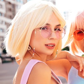 Amabro Eyeglasses Chain for Women, 2 PCS Butterfly Beaded Glasses Straps Mask Lanyard Necklace Eyewear Retainer Chain