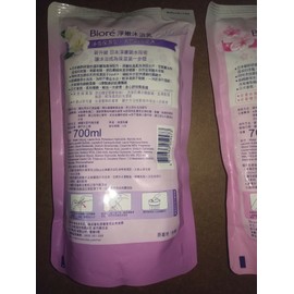 Bioré Kao Biore Body wash Foam 700ml - set of 2 - Peony and Sakura Scents