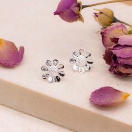 Tuscany Silver Women's Sterling Silver 15 mm Textured Daisy Stud Earrings