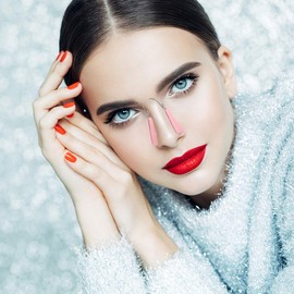 WOONEKY Nose Enhancer Kit 4pcs Nose Lifting Straightener Clip for Women Ladies Random Color