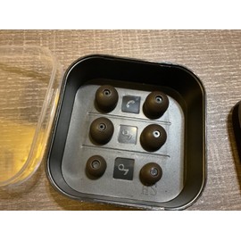 InEar New Black 3.5mm Earbuds / Headphones With Case Nice Bass Great Sound