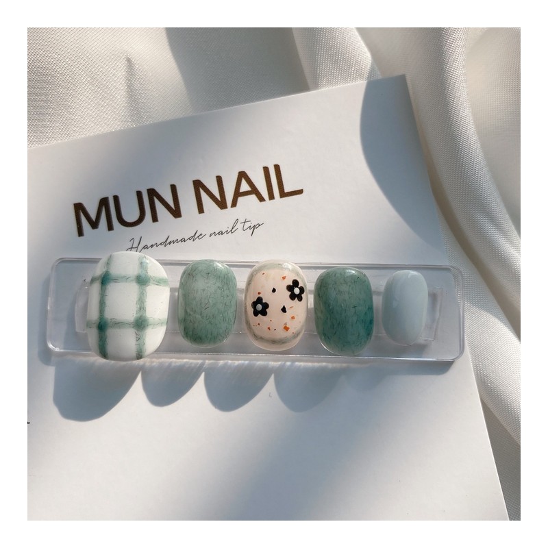 MunNail Baby Flower Nail Tips - Lipstick / MunNail 베이비플라워