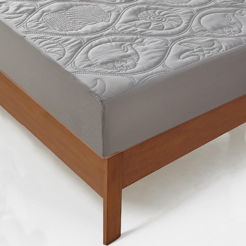 NUZAMAS Waterproof Solid Color Euro Queen Quilted Embossed Mattress Protector