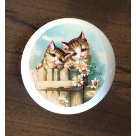 White KITTY CAT FENCE DAISEY WHITE CERAMIC KITCHEN CABINET DRESSER KNOB DECOR