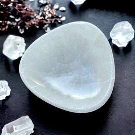 4All Selenite Oval Bowl Handmade Natural White Charging Selenite Crystal Cleansing Meditation Home Decoration (14cm)