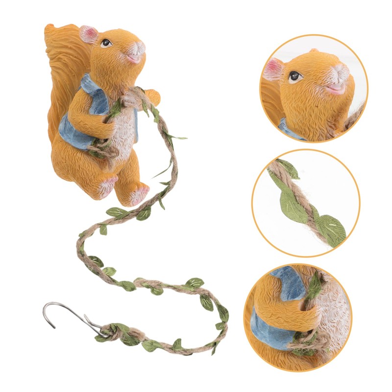 Levemolo Creative Squirrel Wall Decor Charming Resin Climbing Squirrel for