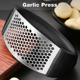 Stainless Steel Garlic Presser, 2024 Kitchen Garlic Press Rocker, Mincer Garlic Crusher with Peeler, Wide Handle Innovative Garlic Chopper Mincer Crusher Grinder Masher (1pc Black)