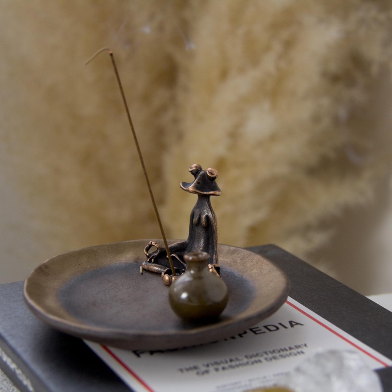 Frog-Vase Incense Holder,Rust-Glazed Rotus Ceramic Insence Stick Holder,Alloy Meditation Frog＆Mini