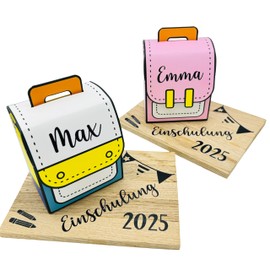 Personalisierte Einschulungs-Geschenkverpackung für Jungen und Mädchen, Papierranzen mit Klettverschluss auf Eichen-Holzplatte mit Beschriftung "Einschulung 2025", Selbst Befüllbar