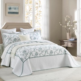QuiltEase Oversized Queen Bedspread - 120" Lx102 W - 100% Cotton Lightweight Embroidery Coverlet Set - Reversible Extra Wide Quilt - 3 Piece - Blue/White