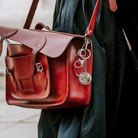 MBAIYO Forget-Me-Not Key Chain Charm, Cute Keychains for Women Forget-Me-Not Purse Charm for Handbags Dried Pressed Flower Bag Charm