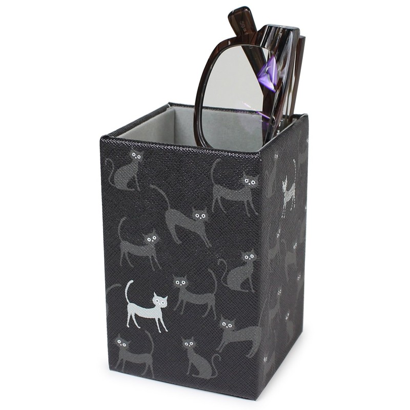 Pearl Glasses Stand Black Cat Petite