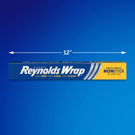 Reynolds Non-Stick Foil, Aluminium Kitchen Foil, Non-Stick foil for Cooking, BBQ, Roasting, Pack of 1 Roll, 304mm x 15.2m