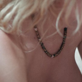 ONBRIG Puka Shell Necklace Men Summer Surfer Necklace Seashell Necklace for Women Beach Necklace for Men Beach Jewelry (Brown coconut shell)