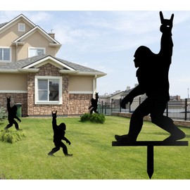 Funny Big Foot Sasquatch Men Gifts - Unique Yard Decor Gift for Dad Grandpa Husband, Cool Metal Sasquatch-Themed Statue Outdoor Garden Present for Birthday Fathers Day Christmas Valentines Retirement