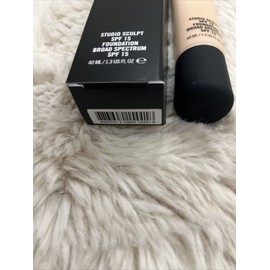 M·A·C MAC Studio Sculpt SPF 15 Foundation (NC15) (40ml)