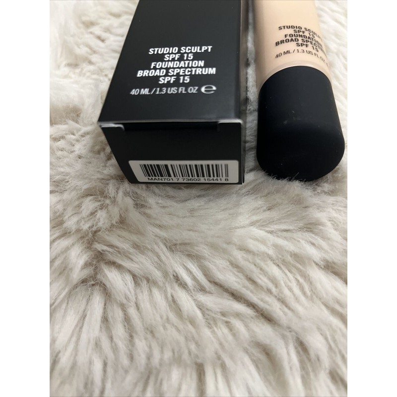 M·A·C MAC Studio Sculpt SPF 15 Foundation (NC15) (40ml)