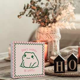 JUIOEIU Frog Decor, Don't Worry Be Hoppy Pink Checkered Wooden Box Sign, Cute Frog Wood Block Sign for Home Office Desk Shelf Tabletop, 5x5 Inch