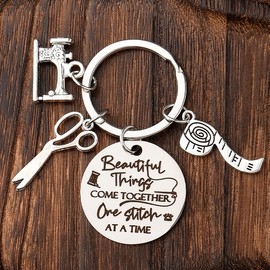 Sewing Keychain Gifts for Quilter Mom Christmas Xmas Gifts for Daughter Best Friend Birthday Gifts for Sewing Lovers Gifts for Quilters Seamstress Gifts for Crafter Costume Designer Women