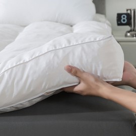 WhatsBedding 4 Inch Memory Foam Mattress Topper King Size, Breathable Fluffy Shredded Memory Foam Filled Pillow Top, 4 Anchor Elastic Bands, 80x78x4 Inch