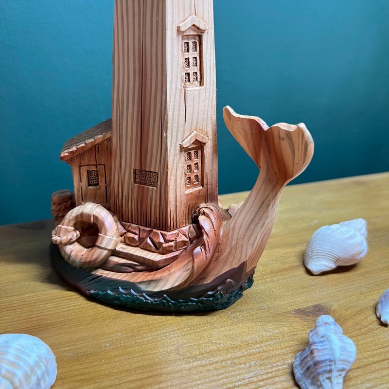 Handcrafted Wood-Effect Lighthouse: 22cm Height, Intricate Carving, Adorned with Whale