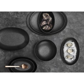 Maxwell and Williams Caviar 30cm Oval Plate