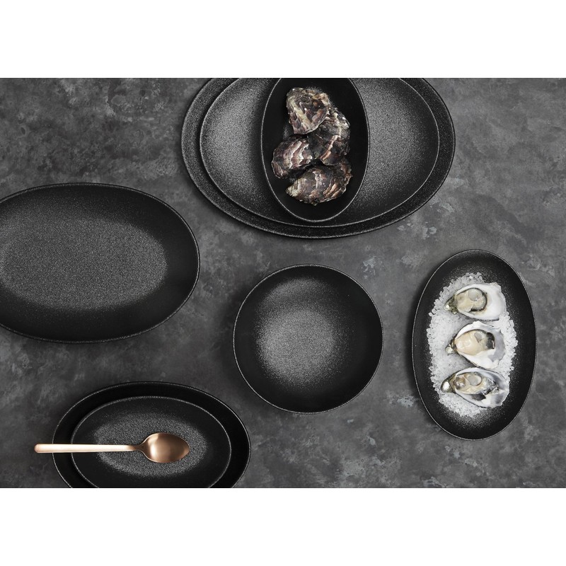 Maxwell and Williams Caviar 30cm Oval Plate