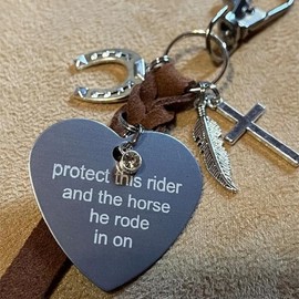 Protect the charm of the rider and his horse in the saddle, the charm of riding the saddle, the gift of horse lovers, and the gift of protecting boyfriend/son/friend (He)
