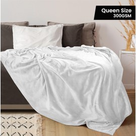 Utopia Bedding Utopia Bedding White 300GSM Fleece Blanket (Queen Size - 90x90 Inch) Luxury Soft Bed Blanket (Bulk Pack of 9)