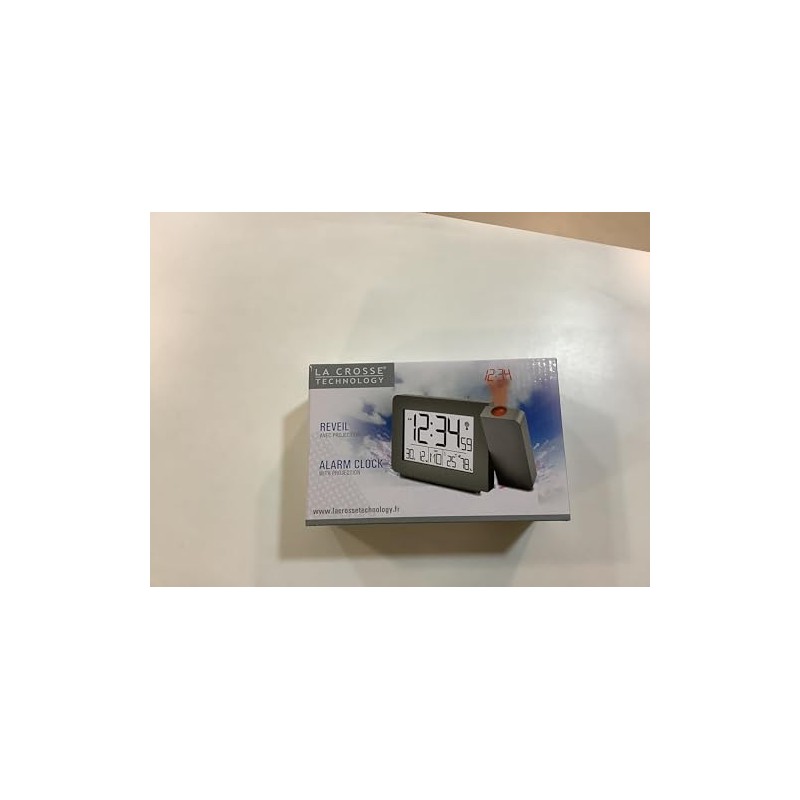 LA CROSSE TECHNOLOGY WT522 Radio-Controlled Alarm Clock with Projection -