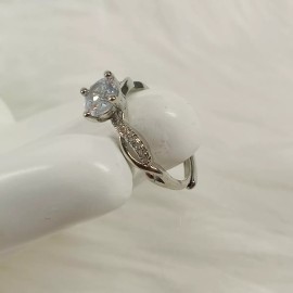 Unbranded Women's Gift Ring size 7 stainless steel silver crystal Gem Prong adjustable