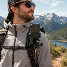Backpack Strap Phone Holder for Hands-Free Recording – Adjustable Clip Mount for Travel, Hiking, Vlogging and Live Streaming