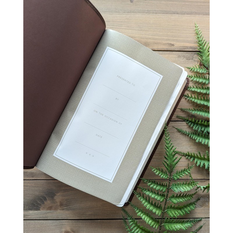 NLT Thinline Center-Column Reference Bible, Filament Enabled (LeatherLike, Rustic Brown,