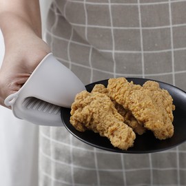 Cartoon Shark Shape Silicone Oven Mitts - Heat Resistant Cooking Pinch Grips