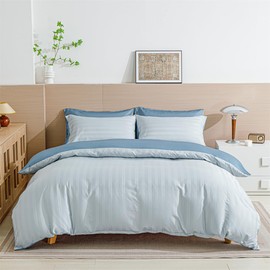 YASMENG Satin Bed Linen 155 x 220 cm Light Blue Striped Bed Linen Satin Shiny Luxury Duvet Cover Set Soft Silky Silk Bed Linen 3-Piece with Zip and 2 Pillowcases 80 x 80 cm