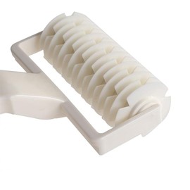 1 Pcs Plastic Hobbing Kitchen Bakery Baking Tool Waffle Cutter with Hanging Hole Lattice Cookie Dough Pizza Silk Hob Large Easy to Clean Lightweight Roller DIY Kitchen Baking Tool (12 x 19cm)