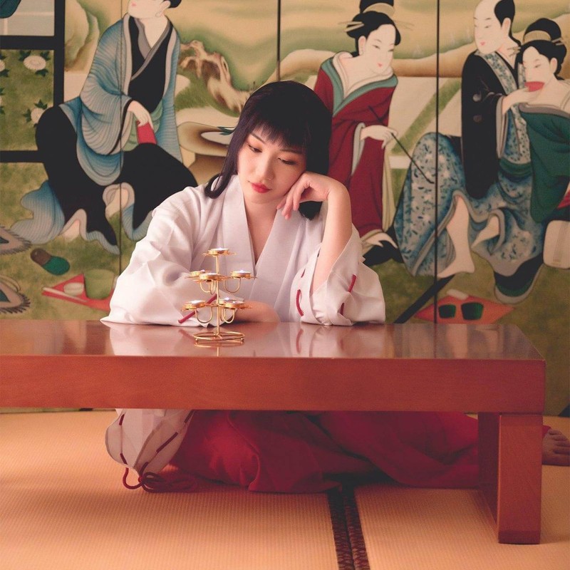 [Moerstar] 巫女さん コスプレ レディース コスチューム 白衣 緋袴 巫女衣装 着物 写真