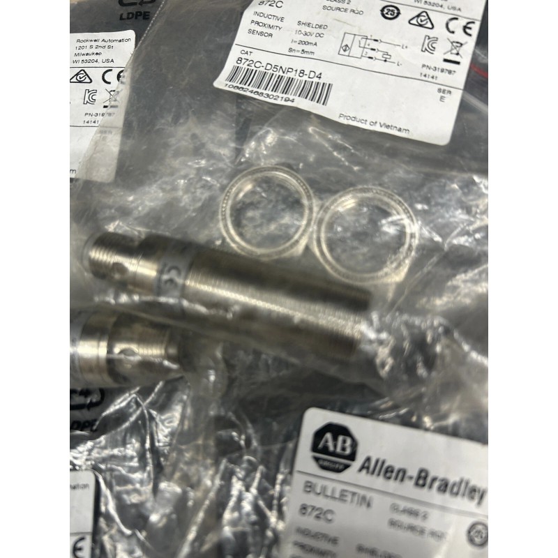 Allen-Bradley 872C-D5NP18-D4 Inductive Proximity Sensor,10-30V DC INPUT, NEW