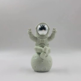 Figurine Statue Astronaut Sculpture Spaceman Décor,White Shelf Decoration,Tabletop Decoration,Cute Mini Space Figure Ornament (Silver/White Small Astronaut Statue)