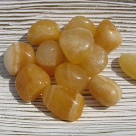 Pachamama Essentials Orange Calcite Tumbled - Healing Stone - Crystal Healing 20-25mm (5)