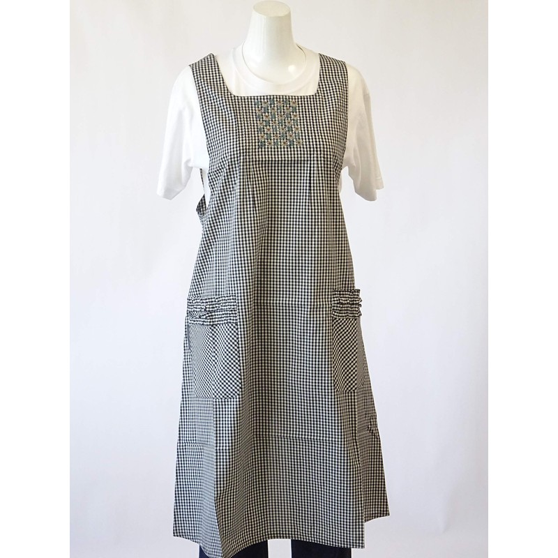 Atsuko Matano 28361 Popular Brand Apron with Embroidered Flowers on