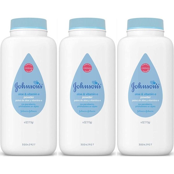 Johnson?s Baby Powder with Naturally Derived Cornstarch Aloe & Vitamin E, Hypoallergenic (Value Pack of 3)