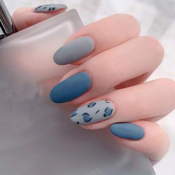Chicque Short Press on Nails Oval Leopard Fake Nails Blue Matte Artyficial Acrylic False Nails for Women and Girls 24PCS