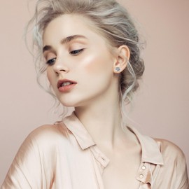 TIMEFASHION Moissanite Stud Earrings, 4ct D Color Round Cut Moissanite, 925 Sterling Silver 4 Prong Stud Earrings for Women or Men Birthday Gifts (Silver)