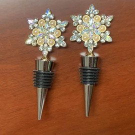 Winter Wine Stoppers Snowflake Wine Bottle Stoppers Wine Saver Corck with Cute Diamonds Snowflake for Wine Beverage Bottle Decorations 2 Pcs Christmas Winter Holiday Wedding Birthday Party Supplies
