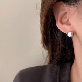 Inateannal Chunky Square Stud Earrings Golden Thick Square Earrings Small Square Hoop Earrings Huggie Earrings Chunky Wide Square Earrings Minimalist Geometric Stud Earrings, Zinc