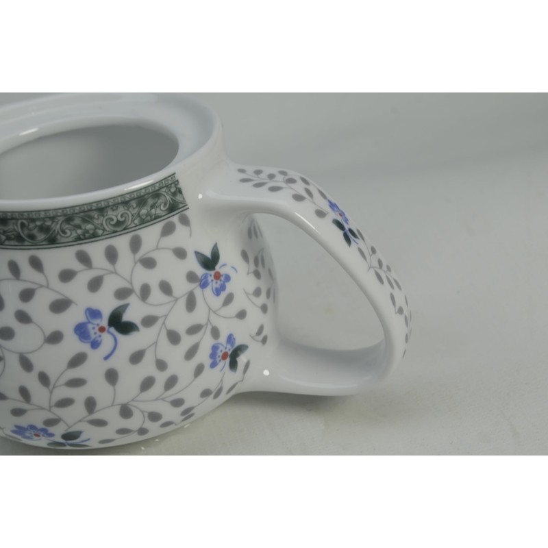 Porcelain Teapot 500ml Kettle with Removable Stainless Steel Infuser (Flower)