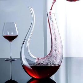 AlifordGlass Elegant U-Shaped Glass Decanter for Enhancing Wine Aroma and Flavor 1.5-liter