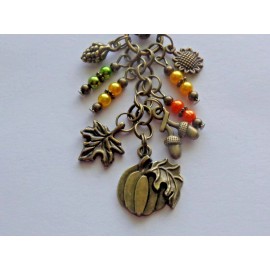 Handmade AUTUMN FALL HARVEST PUMPKIN MAPLE LEAF BEADS KEY CHAIN PURSE CLIP BAG CHARM FOB
