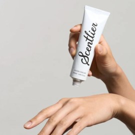 Sentelier Glass Hand Cream Hand Care Housewarming Gift (2 pieces) BNS / 센틀리에 글라스 핸드크림 손케어 집들이 선물 2개 BNS